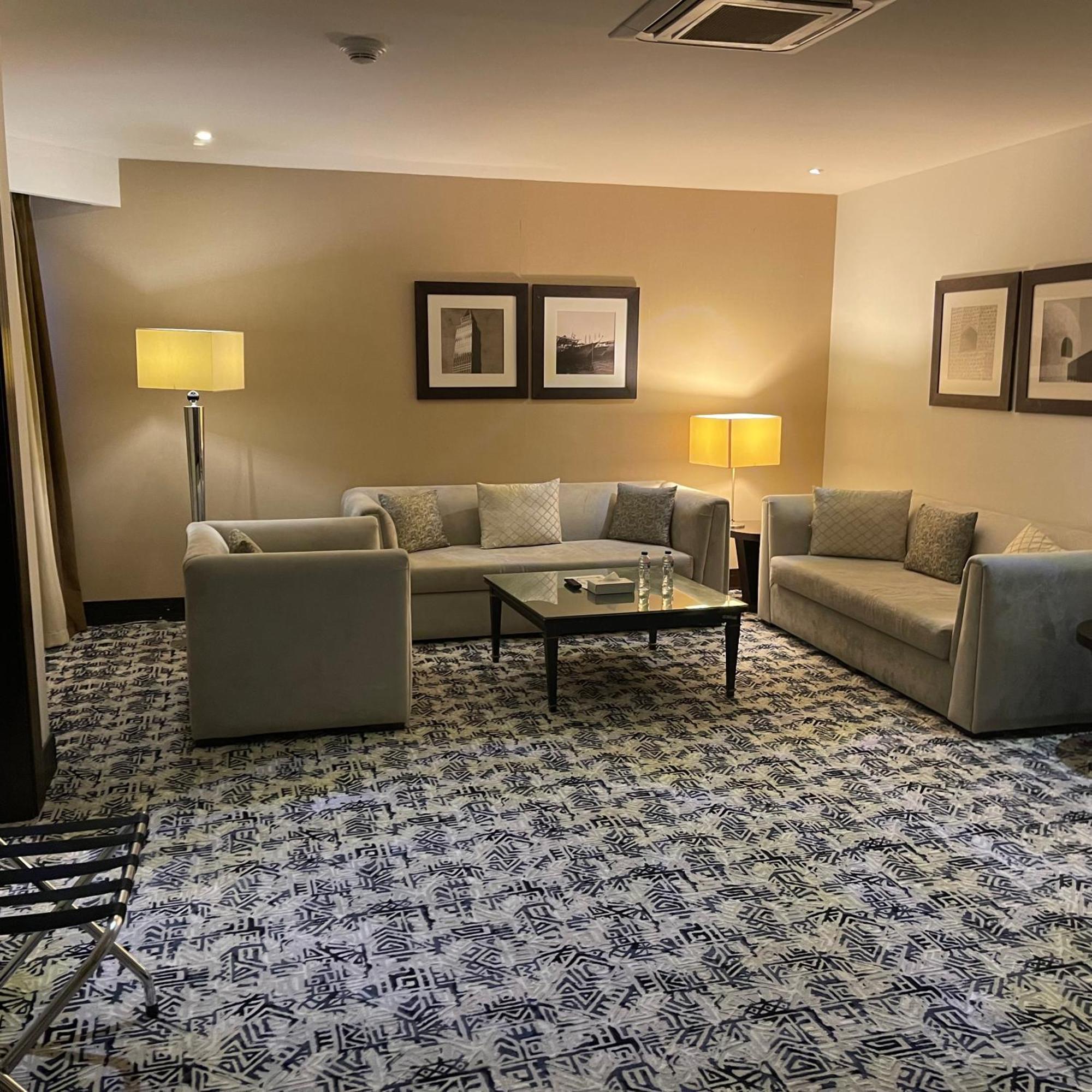 Golden Tulip Hail Zewnętrze zdjęcie
