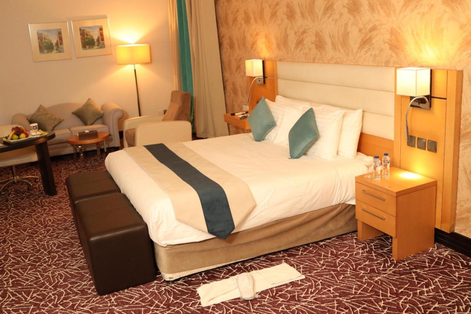Golden Tulip Hail Zewnętrze zdjęcie