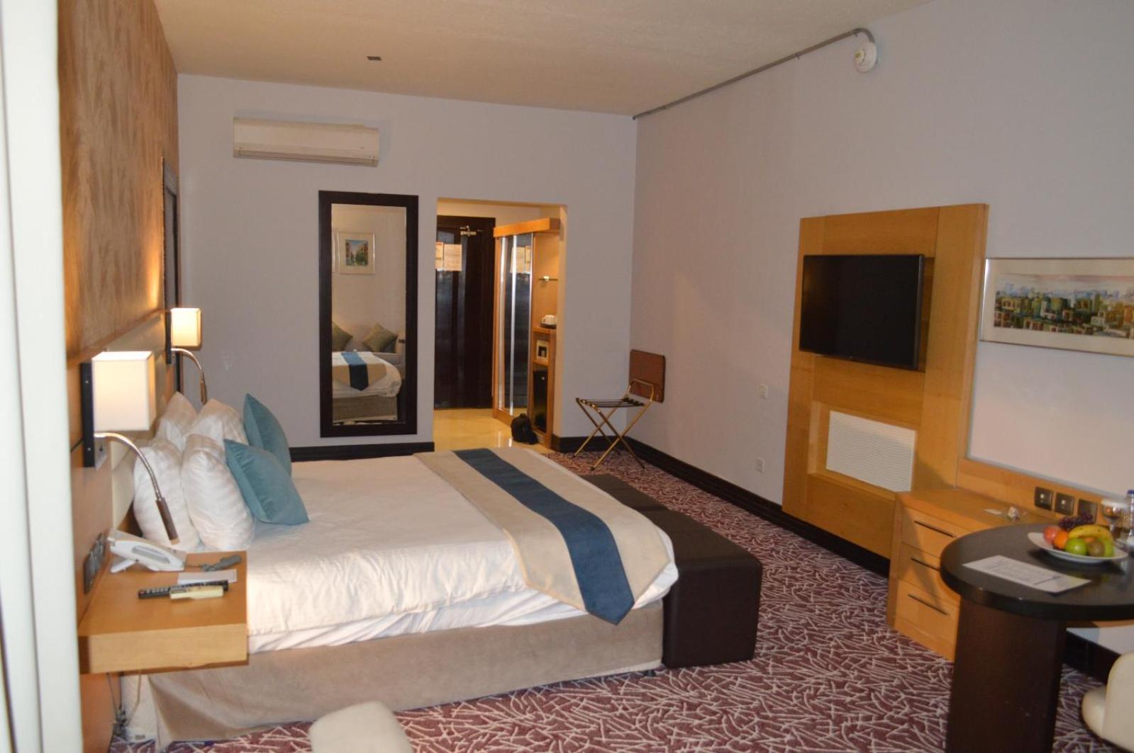 Golden Tulip Hail Zewnętrze zdjęcie